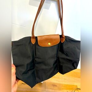 Black Longchamp medium-sized tote